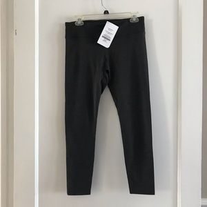 NWT Fabletics Salar Leggings - Short